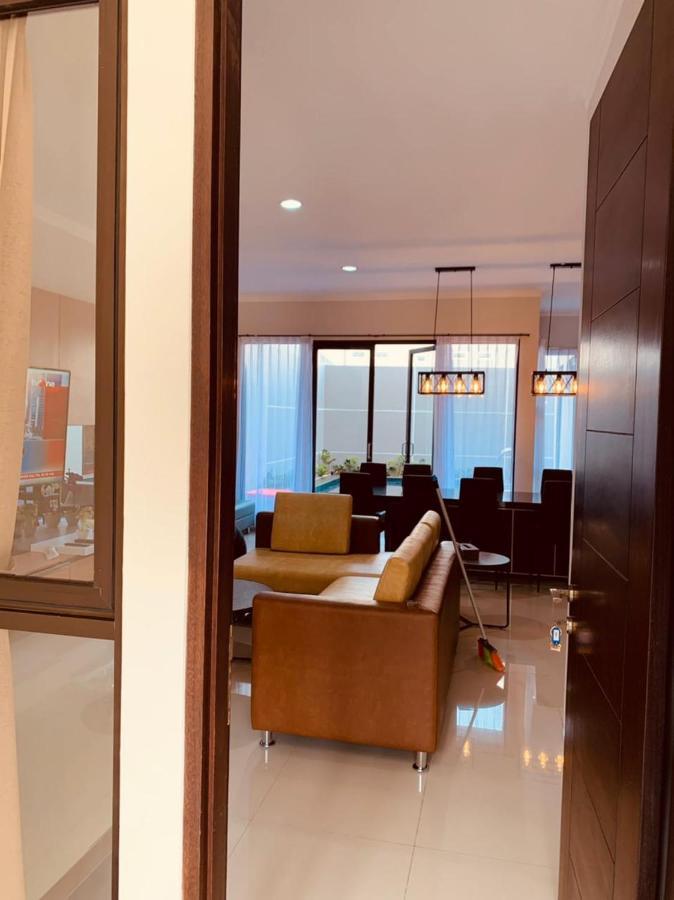 Platinum Setrasari Guest House 5Br Private Pool Бандунг Экстерьер фото